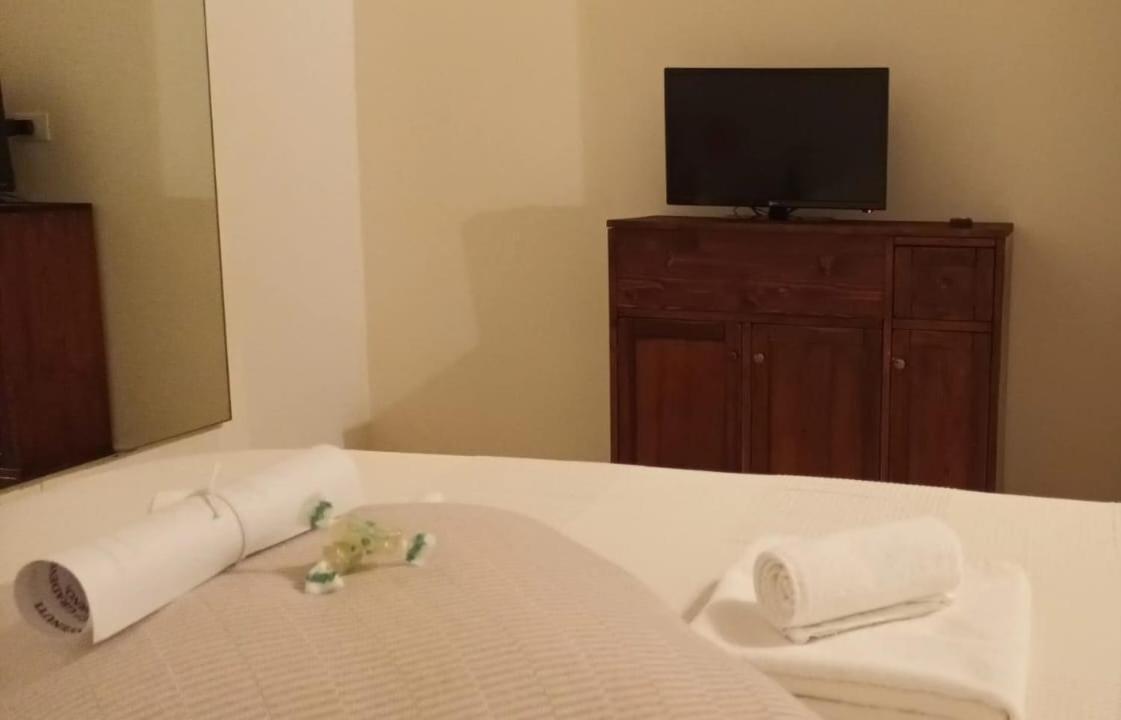 Il Porto Di Ale E Kat Hotel Livorno Luaran gambar