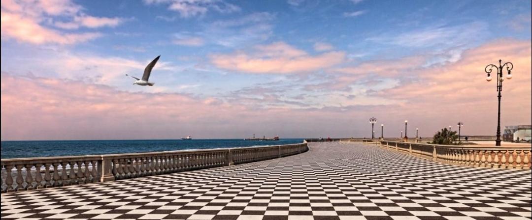 Il Porto Di Ale E Kat Hotel Livorno Luaran gambar